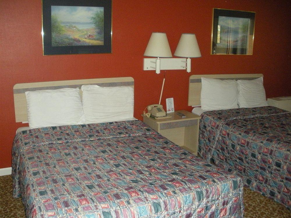 Regency Inn And Conference Center Clinton Kültér fotó